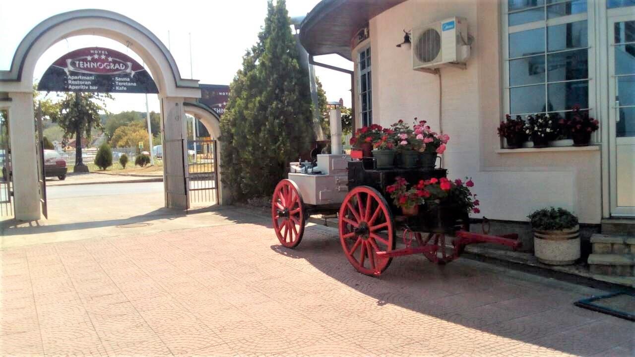 Hotel Tehnograd คราลเยโว ภายนอก รูปภาพ